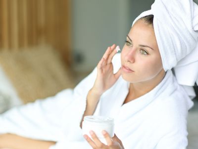 Ομορφιά για μαμάδες: Πώς θα φτιάξετε σπιτική κρέμα προσώπου με απλά υλικά