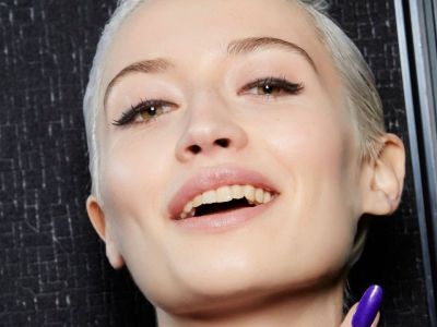 Μπορείς να αποκτήσεις  λακκάκια στα μάγουλα μόνο με λίγο μακιγιάζ