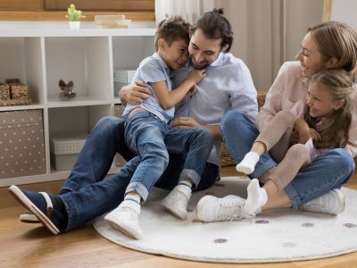 Γιατί πρέπει να κάνετε τον γάμο σας προτεραιότητα μετά την απόκτηση παιδιών