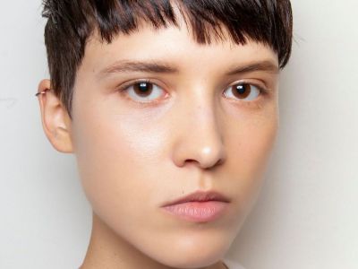 Tip για να καλύψεις και παράλληλα να καταπολεμήσεις ένα σπυράκι