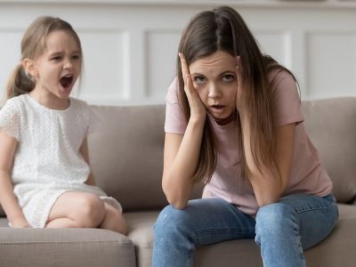 «Μπορείς να με αφήσεις ήσυχο;»  - Πώς πρέπει να αντιδράτε στις φωνές του παιδιού