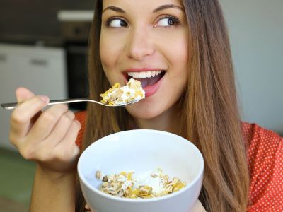 Μαμά και διατροφή: Τέσσερις τρόποι να απολαύσετε το γιαούρτι και να χάσετε βάρος