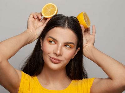 Μαμά και ομορφιά: Τρεις θρεπτικές μάσκες μαλλιών με χυμό λεμονιού