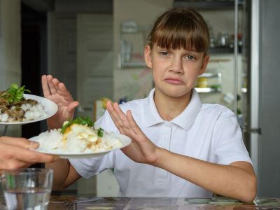 Γιατί το έφηβο παιδί δεν τρώει το φαγητό του;