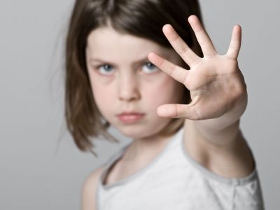 Βία και παιδιά: Τα διαφορετικά της πρόσωπα