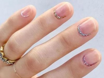 6 glitter βερνίκια και 6 μανικιούρ για λαμπερές εμφανίσεις