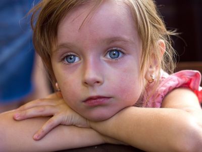 Πώς να βοηθήσετε το νήπιο να διαχειριστεί τα συναισθήματά του