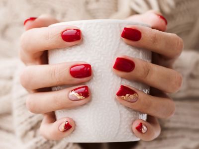 Τρόποι να δυναμώσετε τα νύχια σας πριν το μανικιούρ των γιορτών
