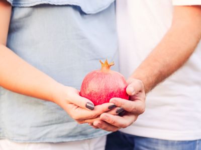 Τα ρόδια ενισχύουν τη γονιμότητα των ανδρών και των γυναικών