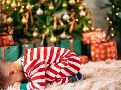 Πώς επηρεάζουν τα Χριστούγεννα τον εγκέφαλο του παιδιού