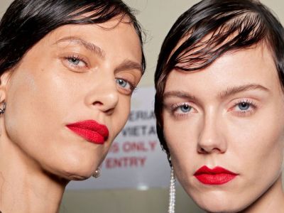 3 μακιγιάζ με κόκκινο κραγιόν που ταιριάζουν σε όλες