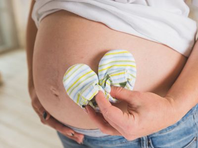 Λιστερίωση στην εγκυμοσύνη: Τα συμπτώματα που πρέπει να γνωρίζετε