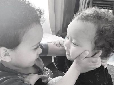 Αυτό είναι αδερφική αγάπη