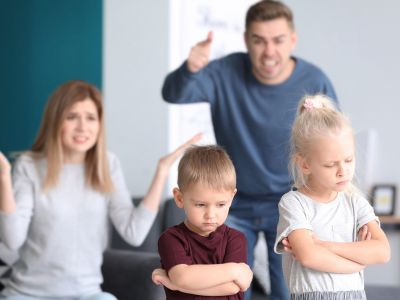 Eύκολοι τρόποι να βελτιώσετε τη συμπεριφορά του παιδιού σας