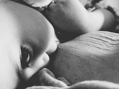 «Αυτό είναι το εκπληκτικό με τη μητρότητα, είναι τόσο ταπεινωτική»