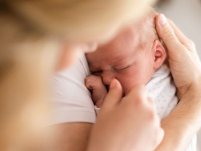 Ύπνος μετά από τοκετό με καισαρική - Τι πρέπει να γνωρίζει μία μαμά