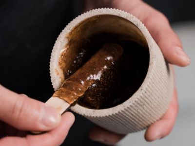 Scrub χεριών με λάδι καρύδας για την πιο βελούδινη επιδερμίδα