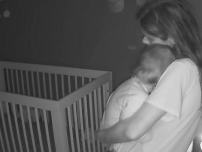 Μαμά είναι πολλά περισσότερα από ένα χαρούμενο πρόσωπο με ένα μωρό στην αγκαλιά