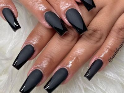Κάνε matte το μαύρο μανικιούρ και θα ενθουσιαστείς