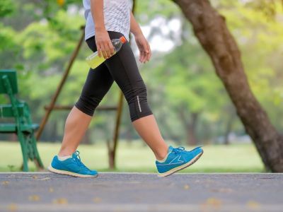 Πόσα βήματα καθημερινά μειώνουν τα καρδιαγγειακά στους ηλικιωμένους