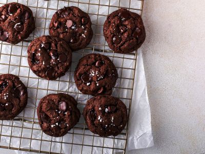 Νηστίσιμη συνταγή για soft cookies με κακάο και σταγόνες σοκολάτας