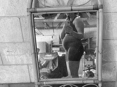 Δώδεκα μήνες μετά τη γέννα, εξακολουθώ να πιστεύω ότι αυτό δεν είναι το σώμα μου