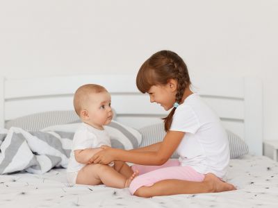 Πώς να προετοιμάσετε το παιδί σας να μοιραστεί το δωμάτιό του με το αδελφάκι του