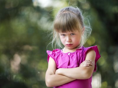 Γκρίνια και μούτρα παιδιού: Πώς να ενθαρρύνετε την εκτόνωση των συναισθημάτων του