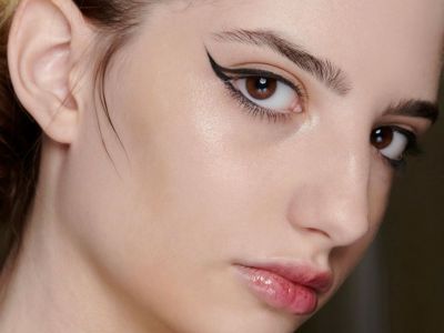 Φουρκέτα ή πιρούνι; 5 genius hacks για τέλεια γραμμή eyeliner