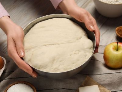 Ποιους κινδύνους κρύβει η άψητη ζύμη
