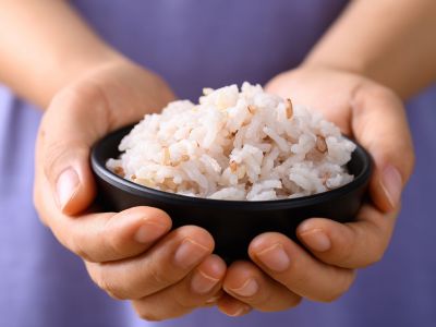 Μαμά και διατροφή: Είναι το άσπρο ρύζι υγιεινό; Τι απαντούν οι ειδικοί
