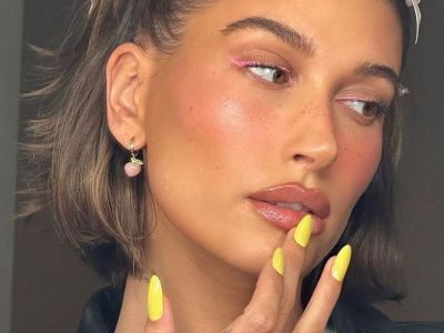 Springtime chrome: Το πιο hot μανικιούρ που πρέπει να ξέρεις