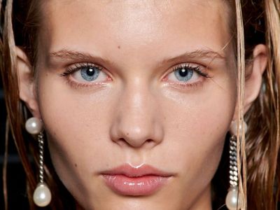 Lip gloss: Τα 10 καλύτερα για juicy χείλη με λαμπερό χρώμα