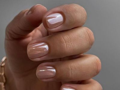 Mirror nails: 10 μανικιούρ-καθρέφτης για να εντυπωσιάσεις