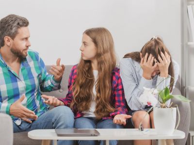 Γιατί οι έφηβοι κρατούν μυστικά από τους γονείς τους