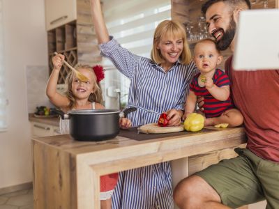5 νόστιμες συνταγές με 3 υλικά που θα ξετρελάνουν την οικογένεια