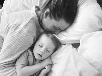 «Είμαι μία μαμά που κλαίει, που στεναχωριέται, που καίει το τοστ»