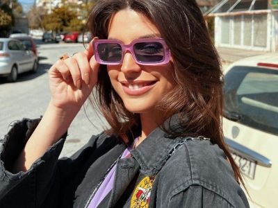 Η Δανάη Παππά με το πιο funky color trend της άνοιξης στα νύχια