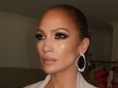 Jennifer Lopez: Αυτό είναι το french manicure που θα λατρέψεις