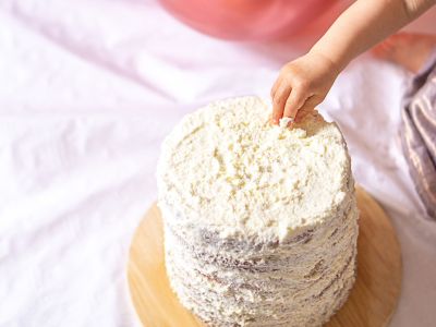 Smash cake με frosting γιαουρτιού: Συνταγή για την πρώτη τούρτα του μωρού