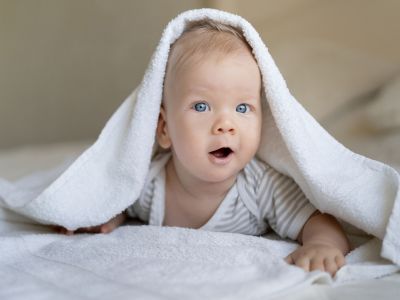 Μωρό τεσσάρων μηνών: Συμβουλές για να ενισχύσετε την εγκεφαλική του ανάπτυξη