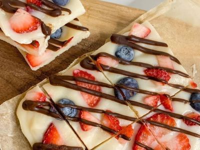 Μπάρες γιαουρτιού με μύρτιλα και αμύγδαλα