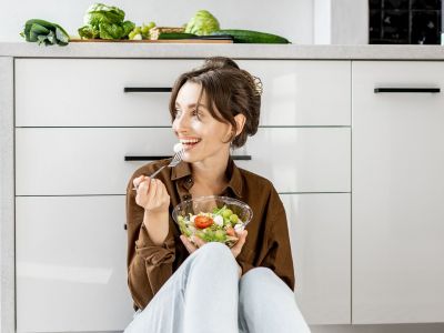 Διατροφή μετά τον τοκετό: Οι σούπερ τροφές για τις νέες μαμάδες