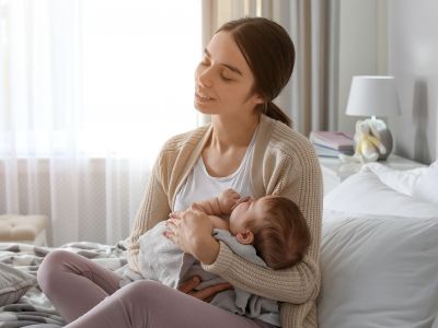 Τι επίδραση έχουν τα νανουρίσματα στα μωρά;