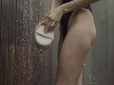 DIY! Αυτή η μάσκα με καφέ και ζάχαρη θα σε απαλλάξει από την κυτταρίτιδα πριν βγεις στην παραλία