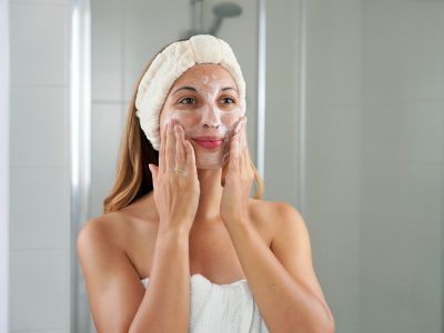 Ομορφιά για μαμάδες: Πρέπει να κάνεις απολέπιση το καλοκαίρι ή όχι;