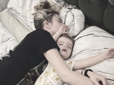 Αυτό που με ξεκουράζει είναι να χώνομαι στην αγκαλιά του παιδιού μου