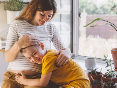 Εγκυμοσύνη: 5 τροφές πλούσιες σε ωμέγα-3 που ωφελούν την εγκεφαλική ανάπτυξη του εμβρύου