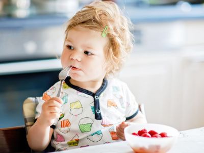Παιδική διατροφή: Ποιες τροφές να αποφύγετε τα δύο πρώτα χρόνια