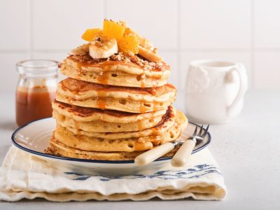 Back to school συνταγή: Αφράτα pancakes με βρόμη και γιαούρτι
